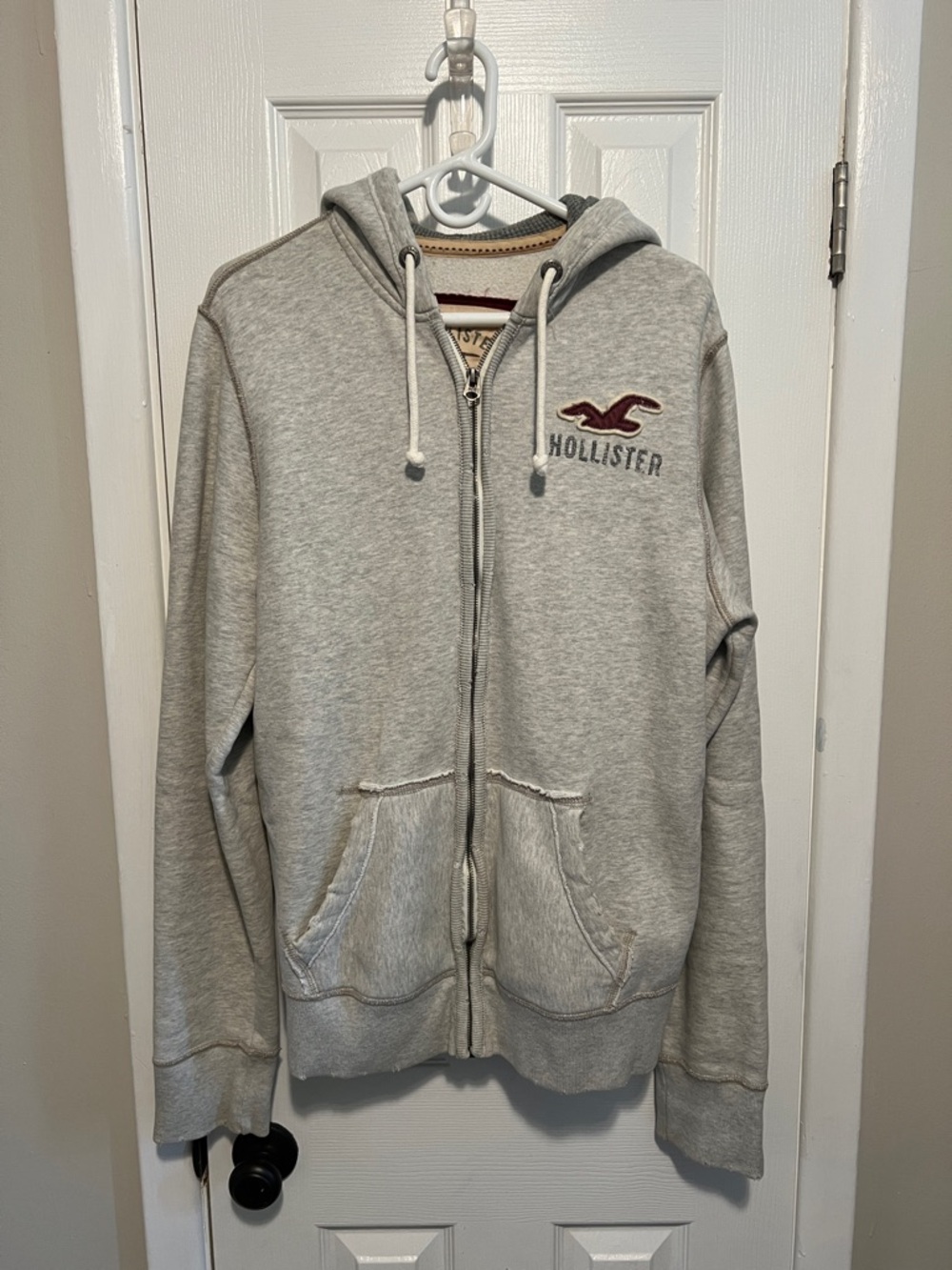 Hollister Men's Light Gray Zip-Up Hooded Sweatshirt with Embroidered Logo